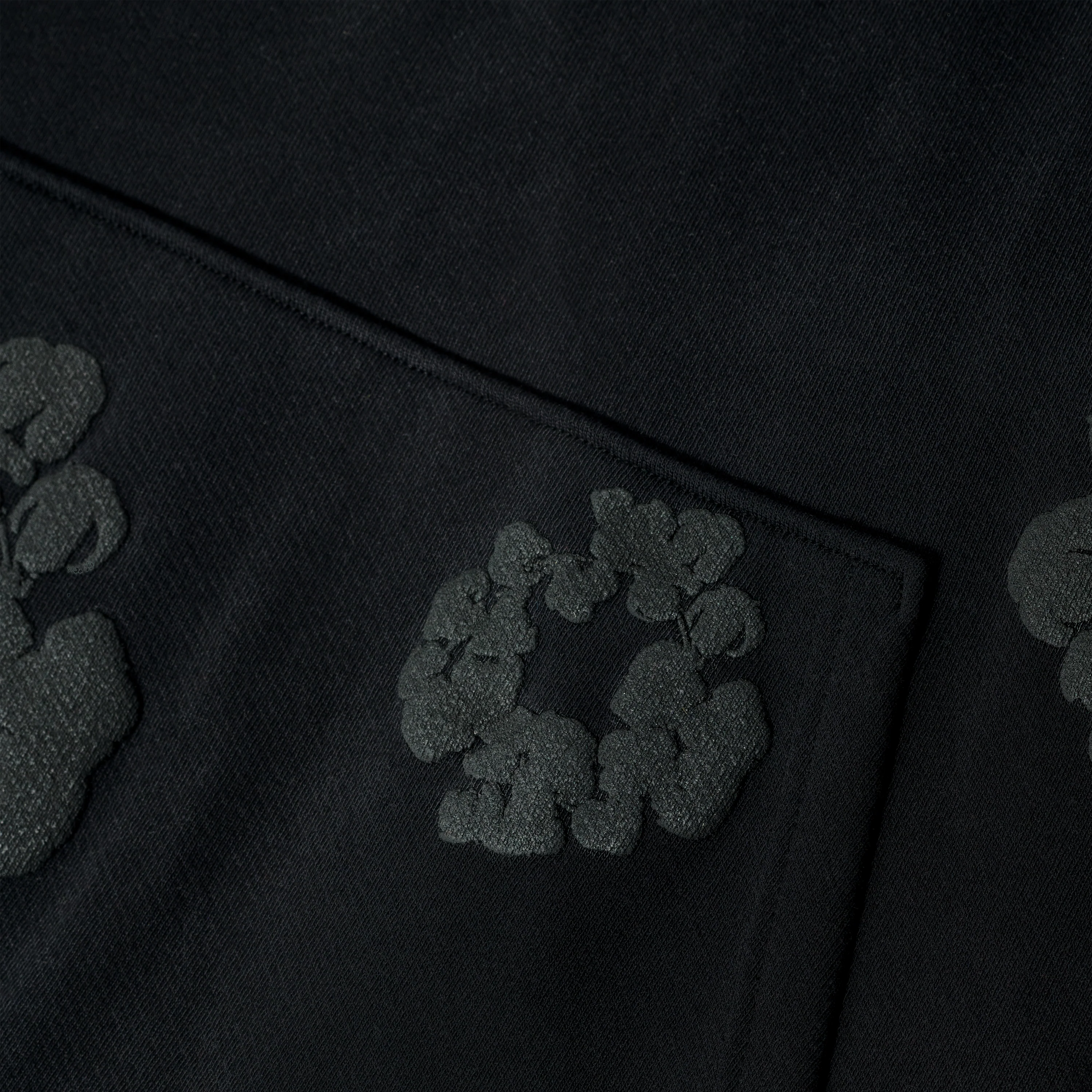 Mono Cotton Wreath Sweatshirt Black